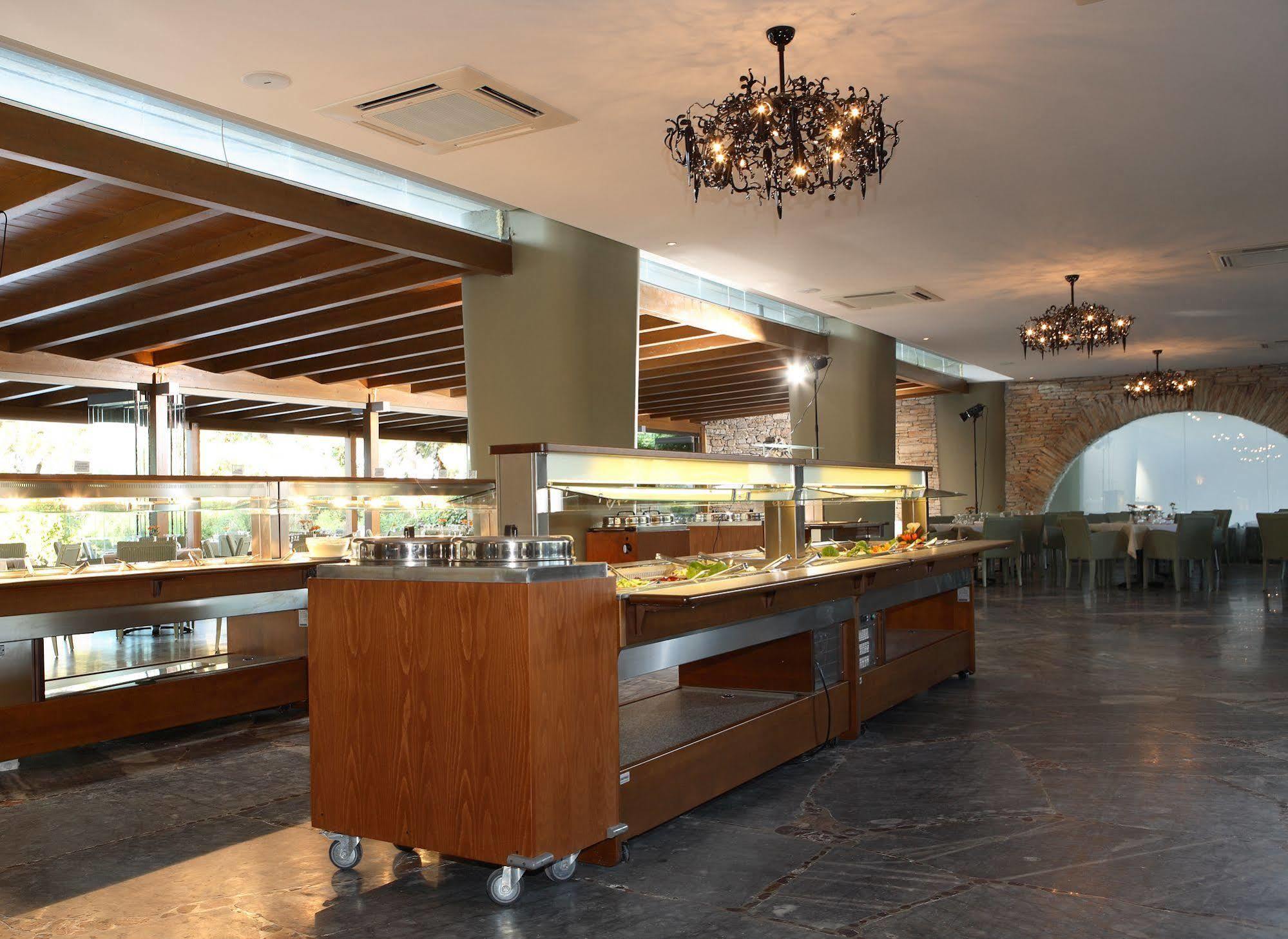 시티아 비치 시티 리조트 앤 스파 사이티아 외부 사진 The buffet at the restaurant